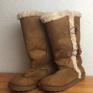 Airwalk Boots w/ Fur - CLOSET CLEAROUT